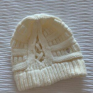 Knitted winter ponytail beanie